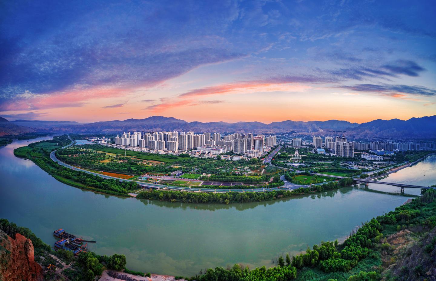 永靖美在山水间